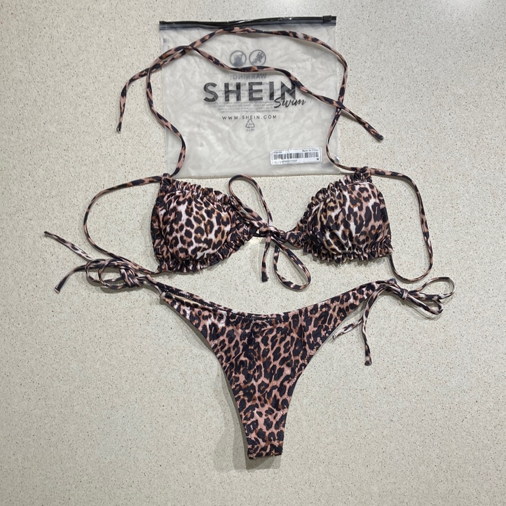 New SHEIN Two Piece Animal Print Bikini Size Medium, never worn